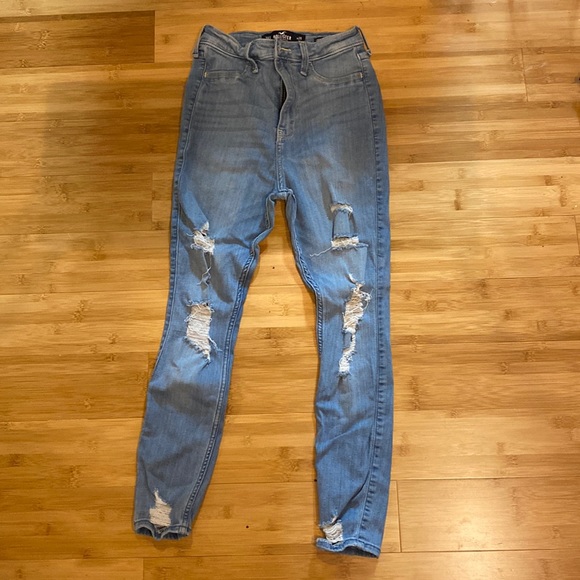 Hollister Curvy Ultra Highrise Jean 